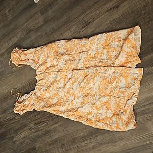 Brand Blu pepper, size medium, orange and white